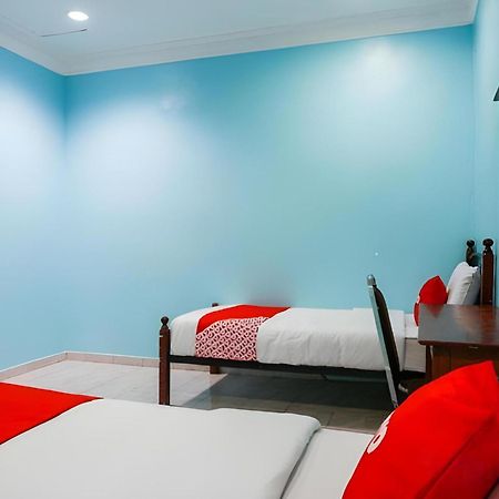 Oyo 44094 Bangi Lanai Hotel Экстерьер фото