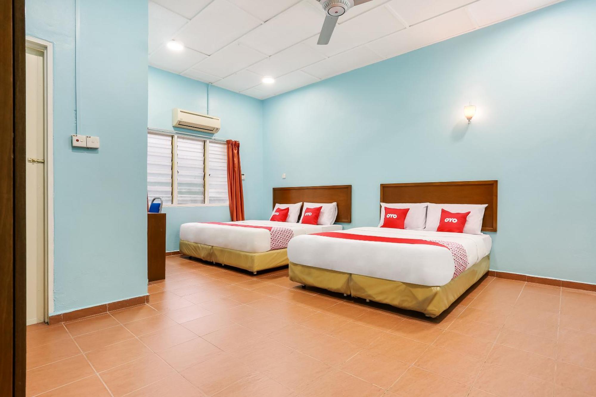 Oyo 44094 Bangi Lanai Hotel Экстерьер фото