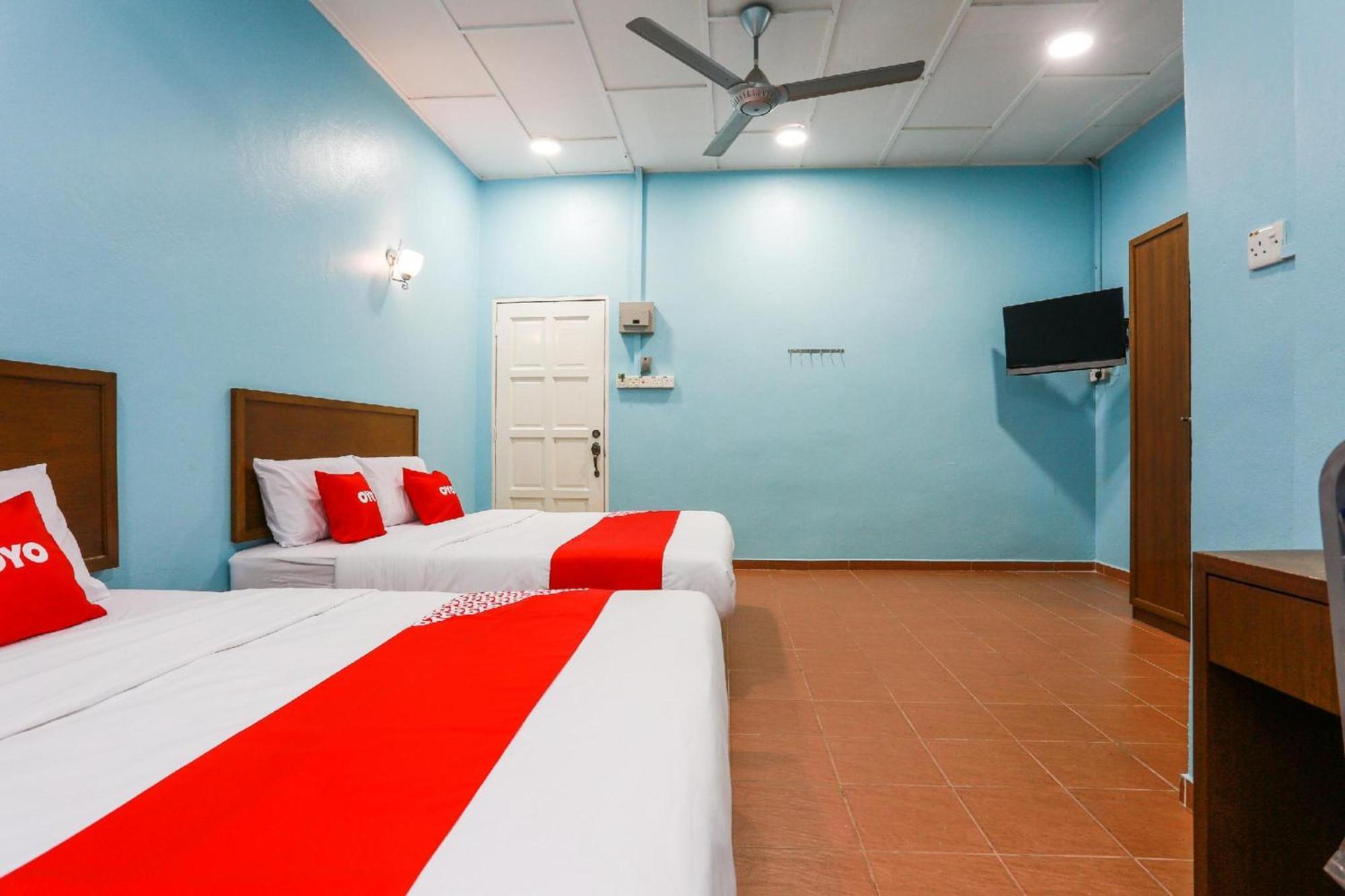Oyo 44094 Bangi Lanai Hotel Экстерьер фото