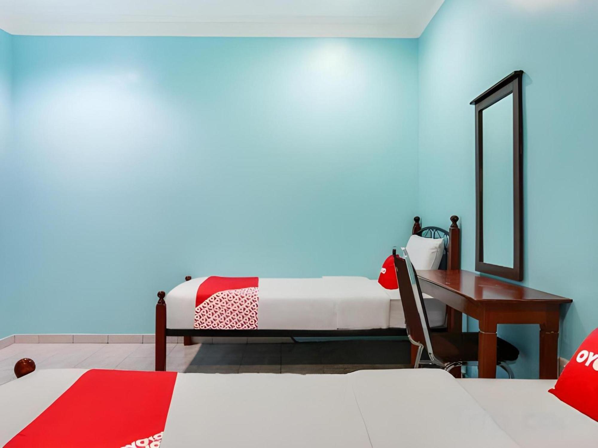 Oyo 44094 Bangi Lanai Hotel Экстерьер фото