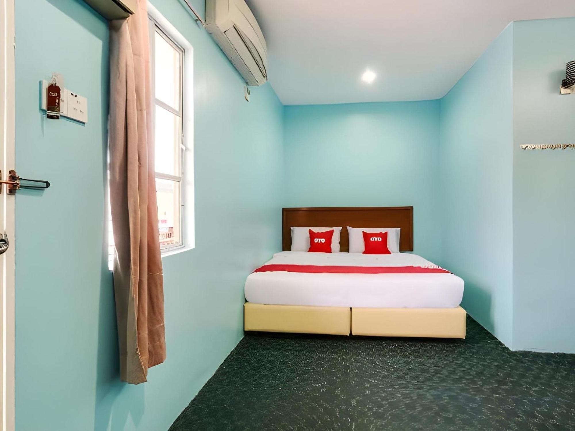 Oyo 44094 Bangi Lanai Hotel Экстерьер фото