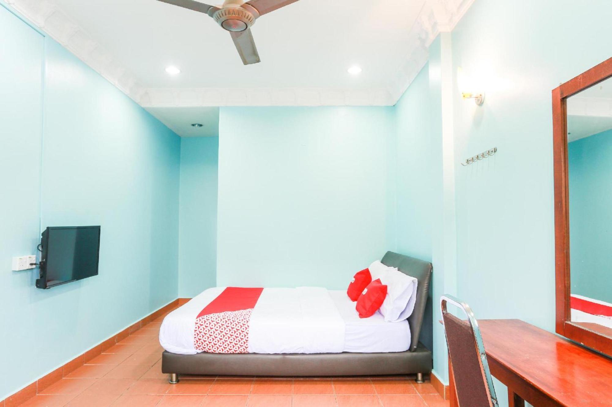 Oyo 44094 Bangi Lanai Hotel Экстерьер фото
