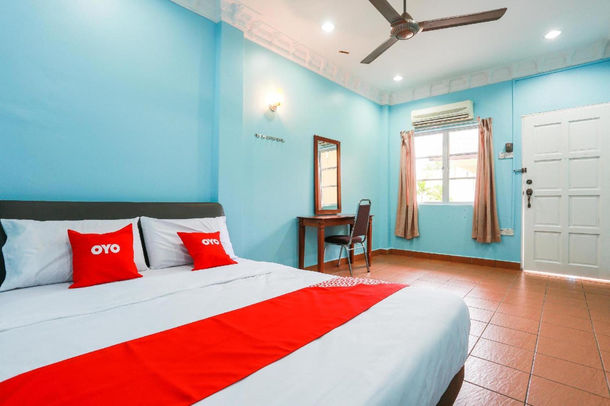 Oyo 44094 Bangi Lanai Hotel Экстерьер фото