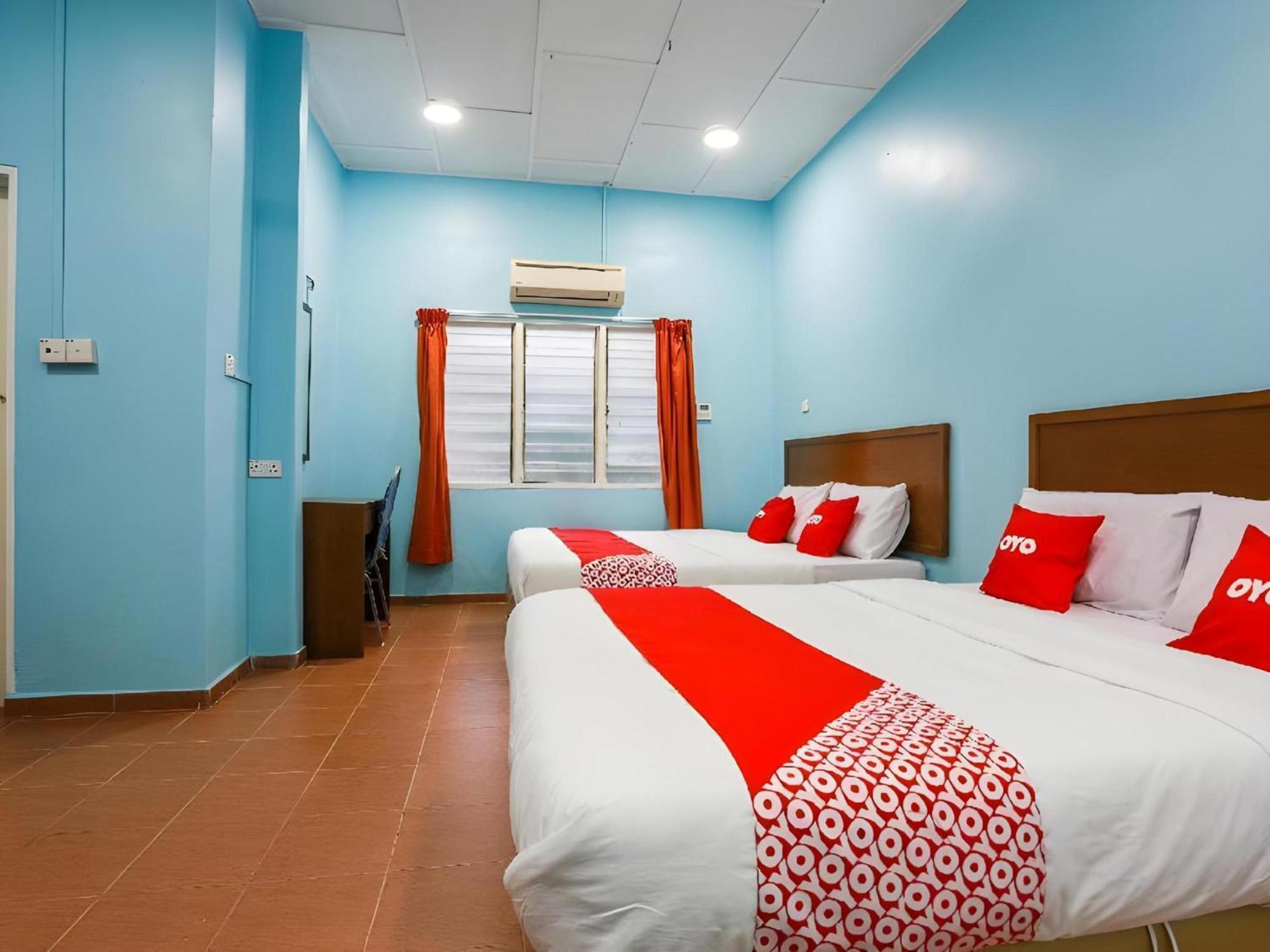 Oyo 44094 Bangi Lanai Hotel Экстерьер фото