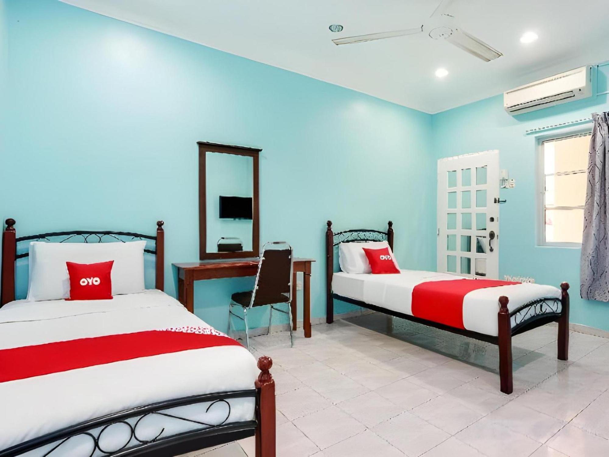 Oyo 44094 Bangi Lanai Hotel Экстерьер фото