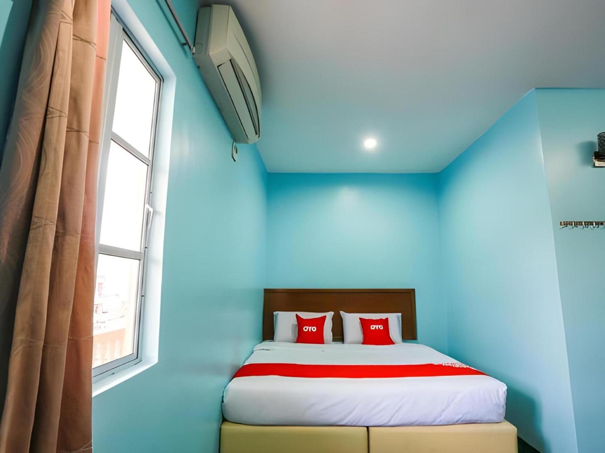 Oyo 44094 Bangi Lanai Hotel Экстерьер фото
