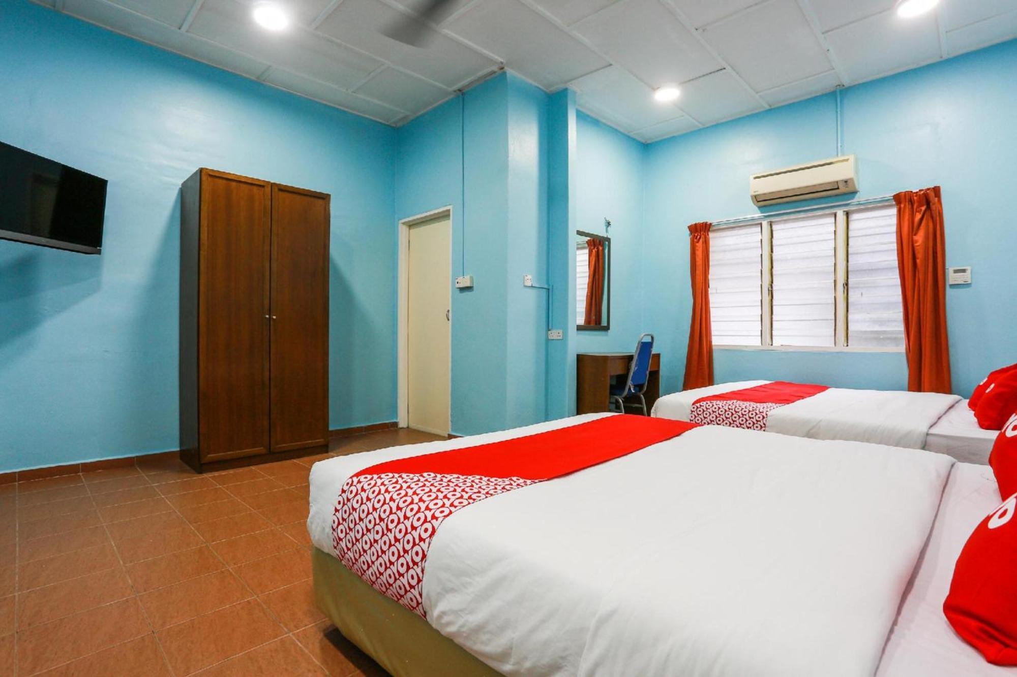 Oyo 44094 Bangi Lanai Hotel Экстерьер фото